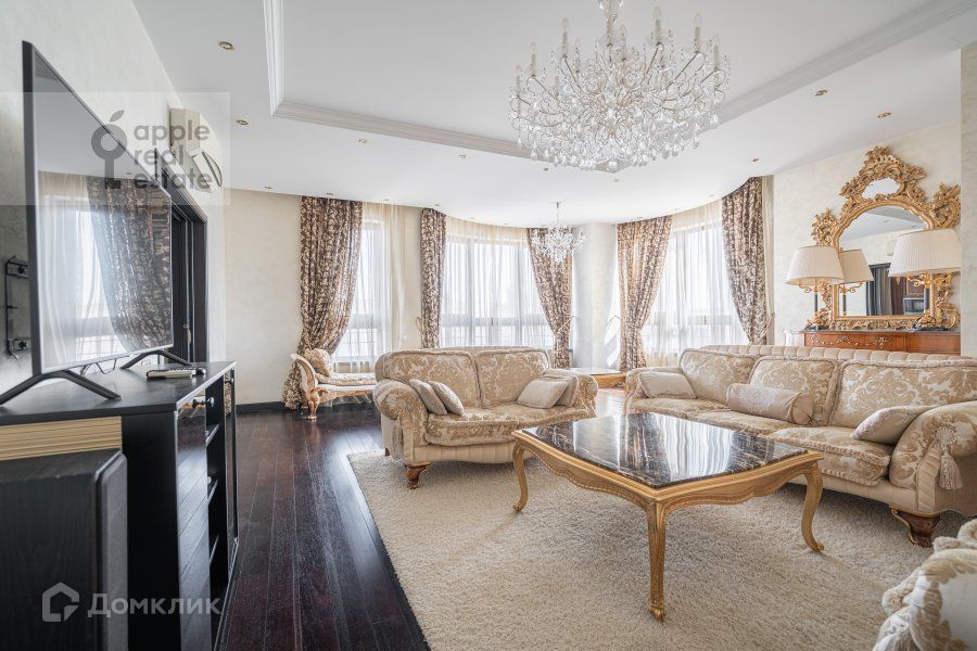Продаётся 3-комнатная квартира, 148 м²