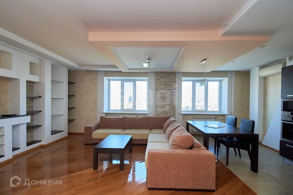 Продаётся 2-комнатная квартира, 128 м²