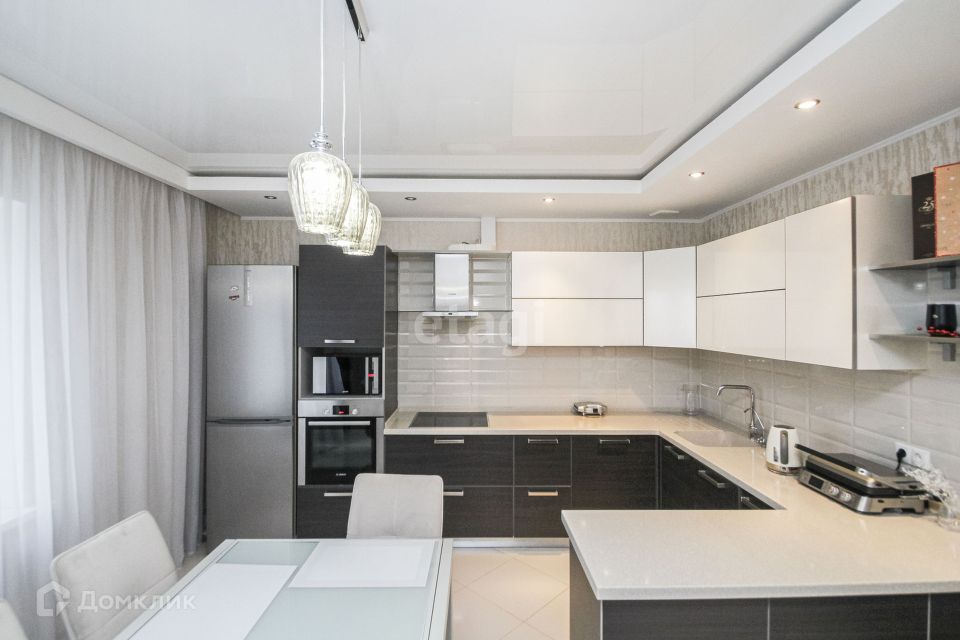 Продаётся 3-комнатная квартира, 101.3 м²