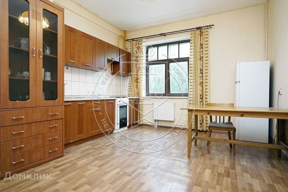 Продаётся 3-комнатная квартира, 107.4 м²