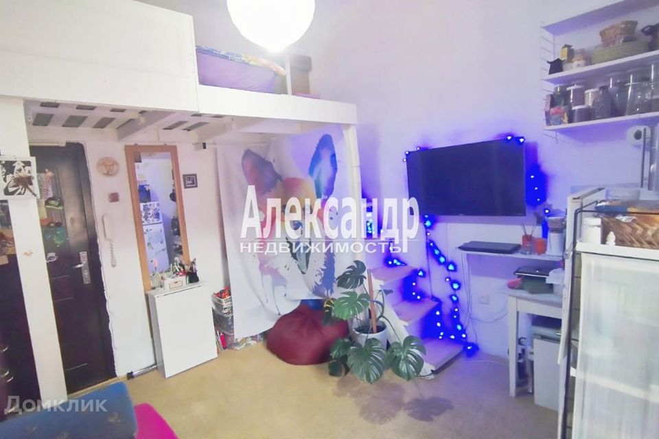 Продаётся комната в 7-комн. квартире, 11.3 м²