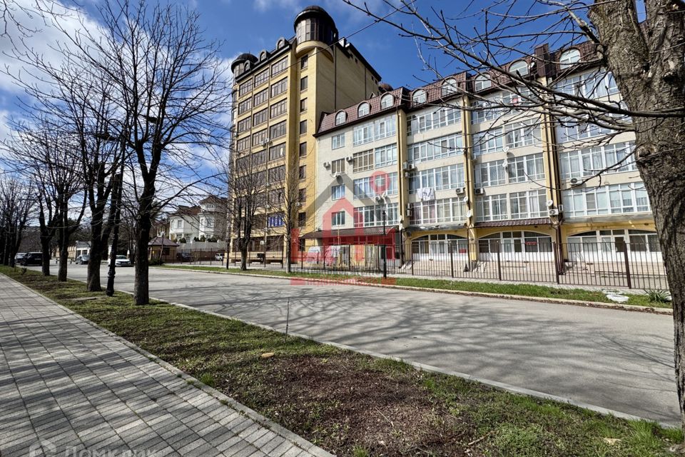 Продаётся 3-комнатная квартира, 101 м²