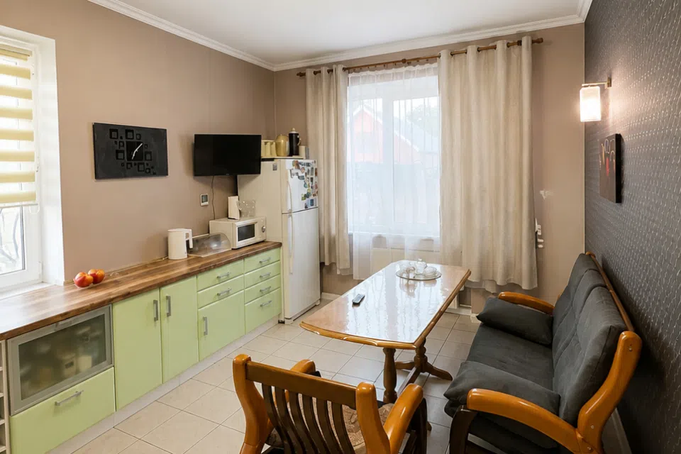Продаётся 2-этажный дом, 540 м²