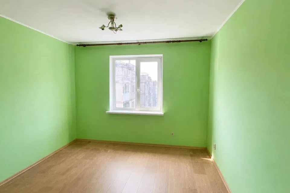 Продаётся 4-комнатная квартира, 77 м²