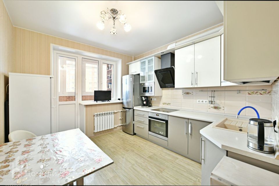 Продаётся 2-комнатная квартира, 75.6 м²