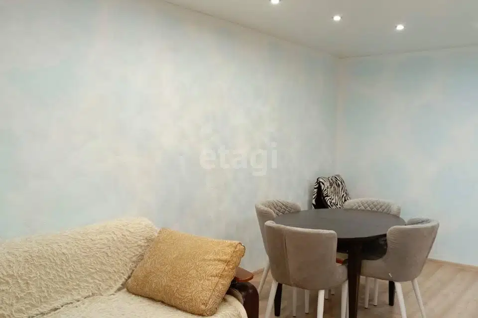 Продаётся 2-комнатная квартира, 72.6 м²
