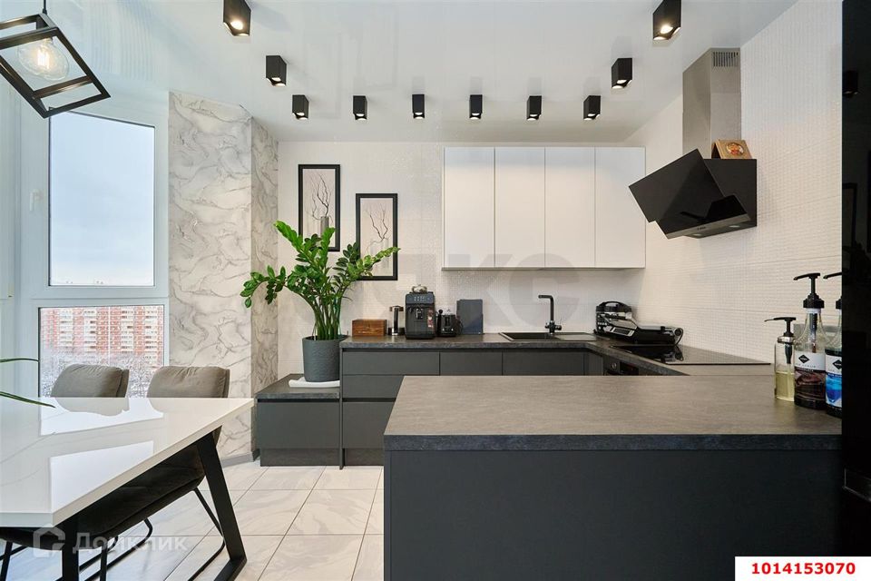 Продаётся 3-комнатная квартира, 83 м²