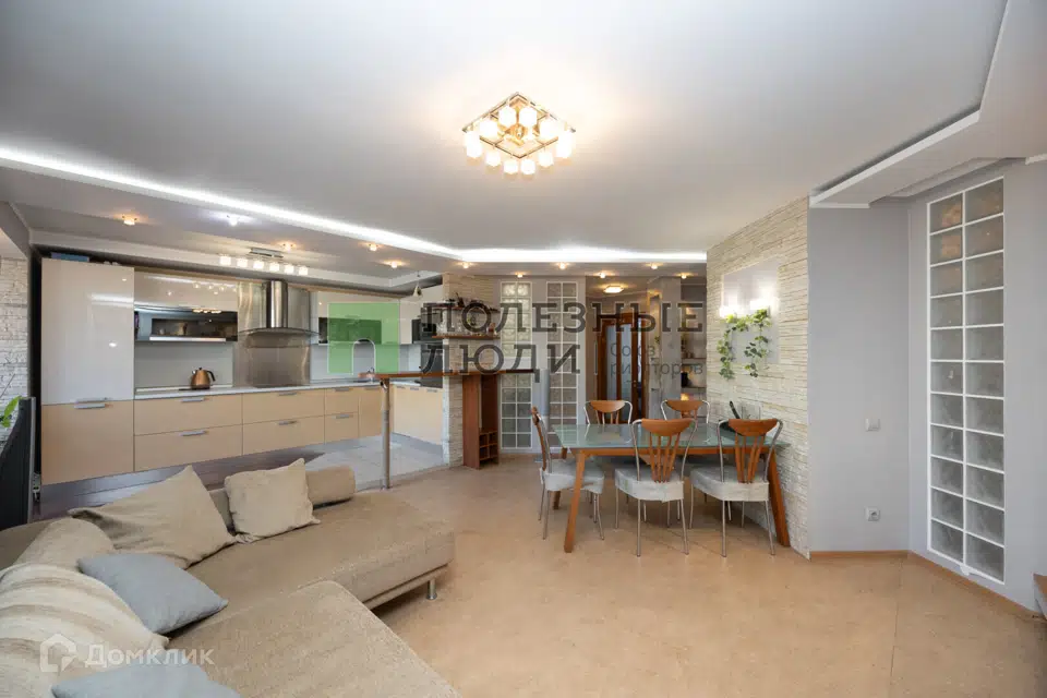 Продаётся 3-комнатная квартира, 113.3 м²