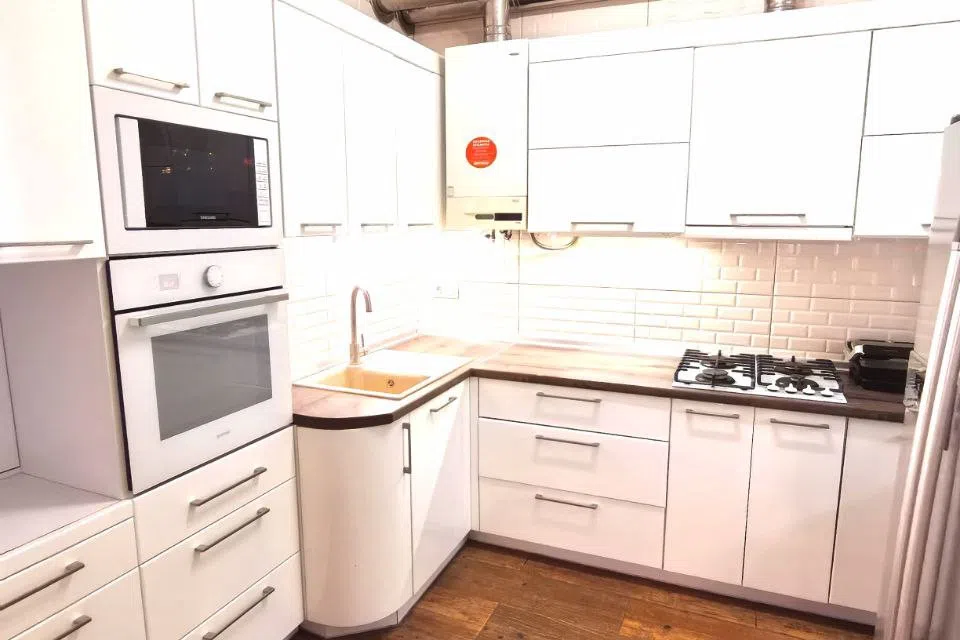 Продаётся 3-комнатная квартира, 138.3 м²