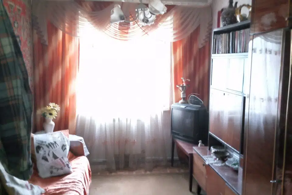 Продаётся 4-комнатная квартира, 62 м²