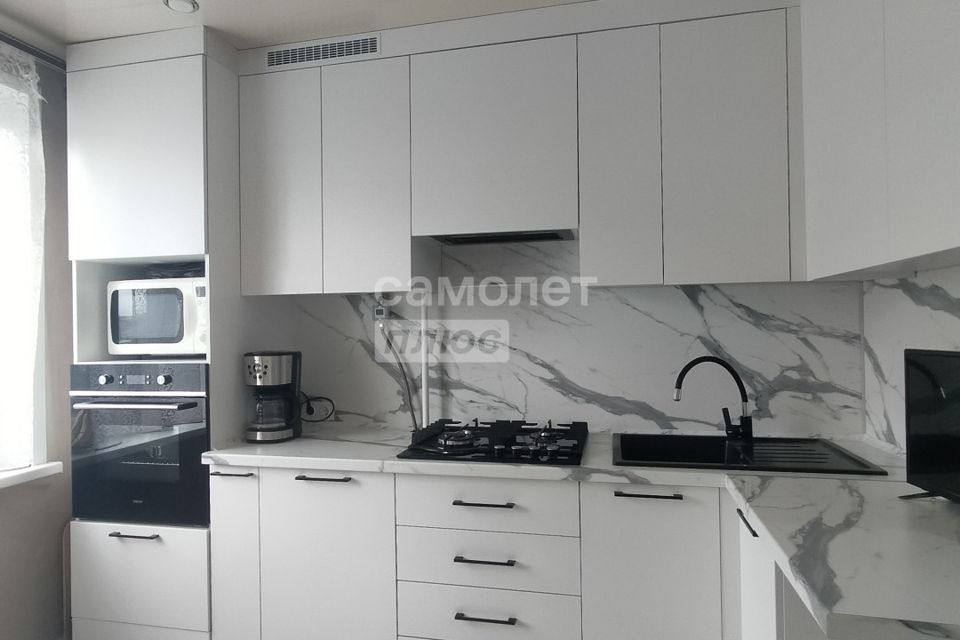 Продаётся 3-комнатная квартира, 57.9 м²