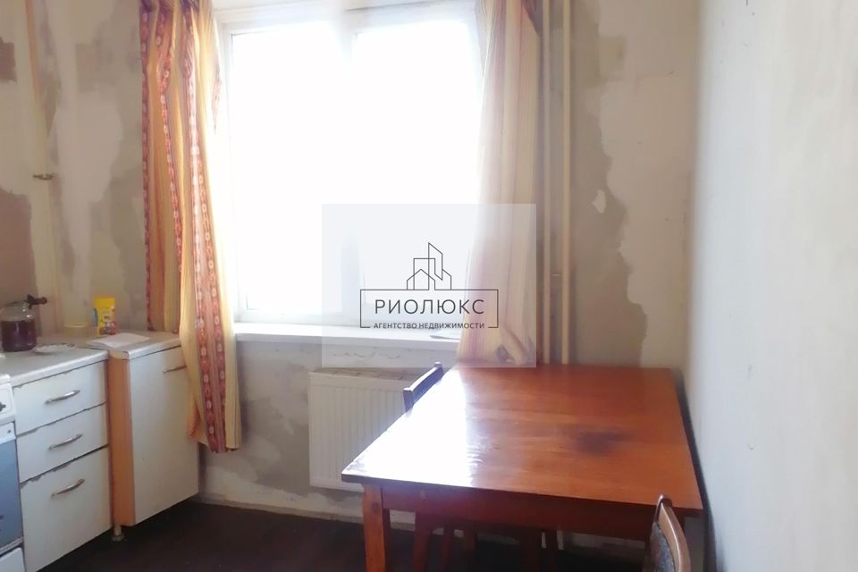 Продаётся комната в 3-комн. квартире, 12.2 м²