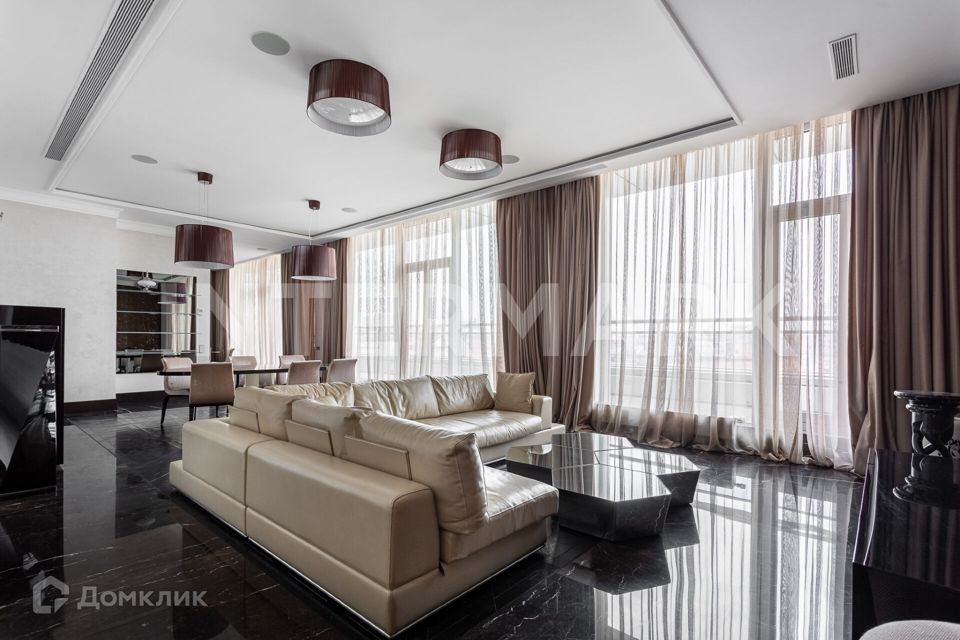 Продаётся 7-комнатная квартира, 404.8 м²