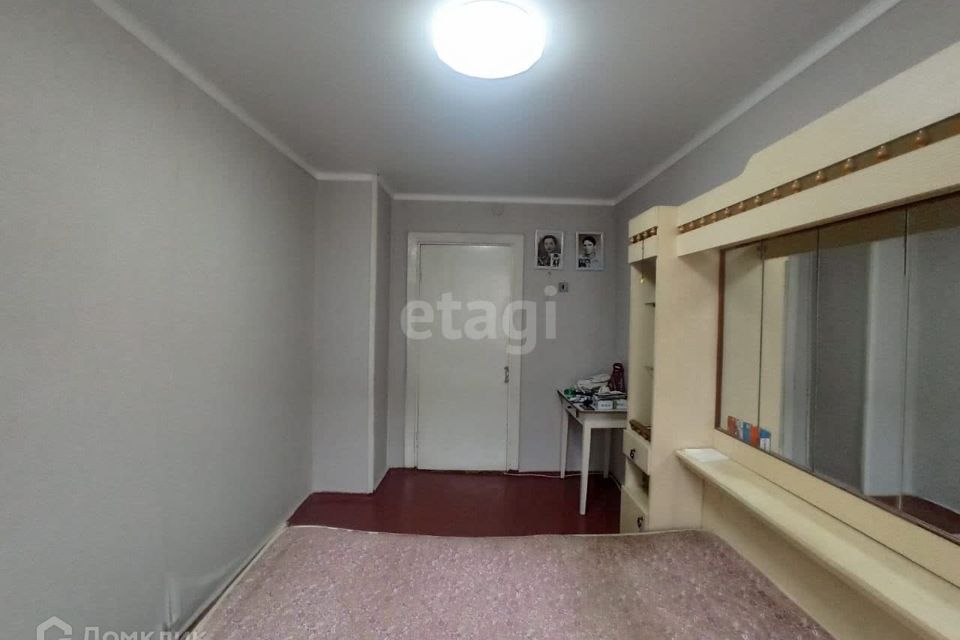 Продаётся 3-комнатная квартира, 50.4 м²