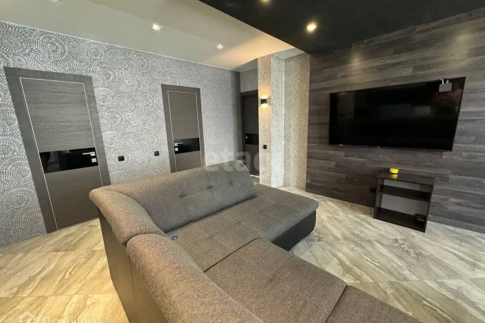 Продаётся 3-комнатная квартира, 106 м²