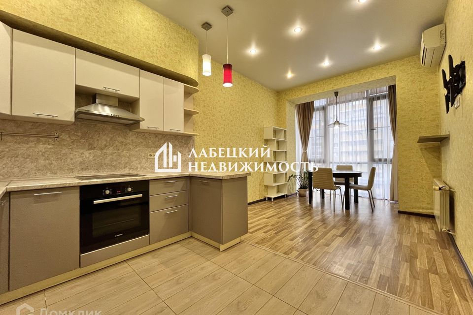 Продаётся 1-комнатная квартира, 53.7 м²