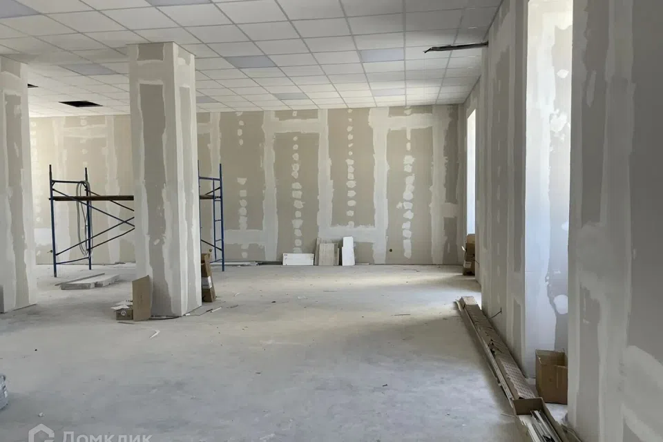 Сдаётся помещение своб. назначения, 200 м²