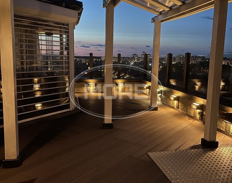 Продаётся 4-комнатная квартира, 287 м²