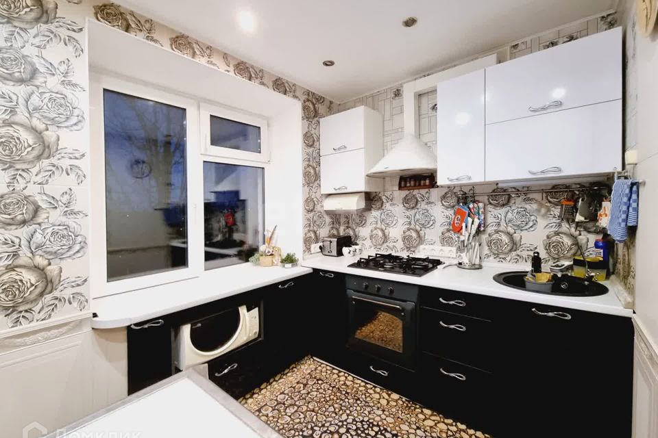 Продаётся 3-комнатная квартира, 50.6 м²