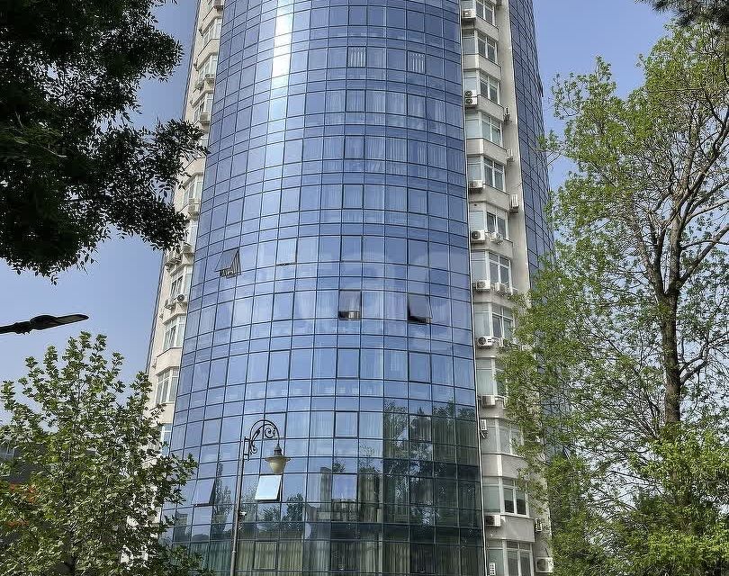 Продаётся 3-комнатная квартира, 100.7 м²