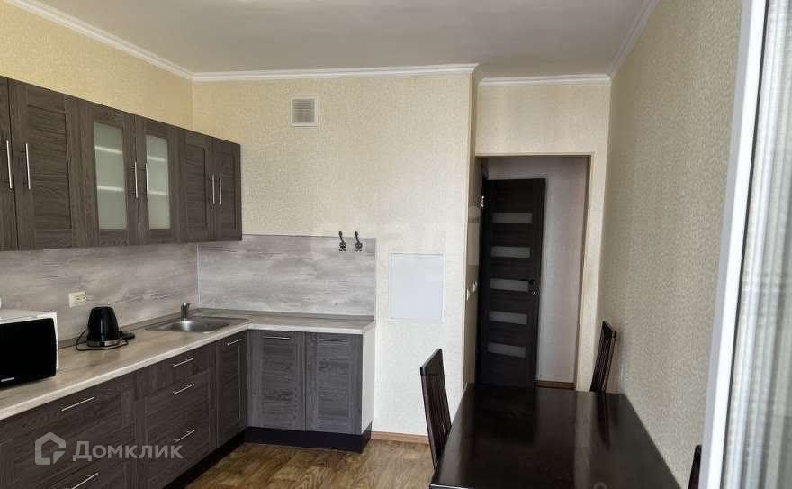 Сдаётся 1-комнатная квартира, 40 м²