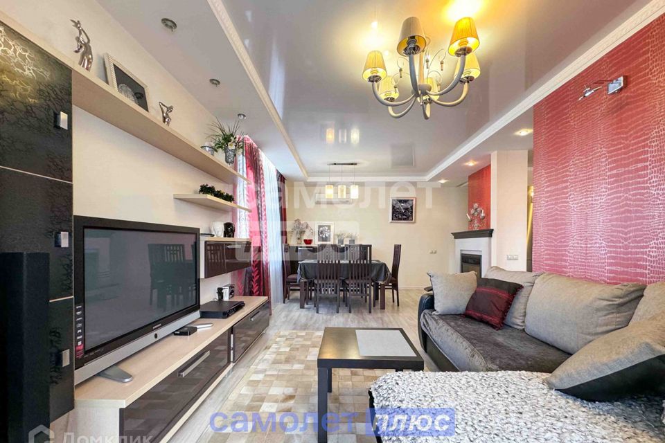 Продаётся 4-комнатная квартира, 141.3 м²