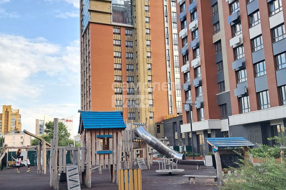 Продаётся 2-комнатная квартира, 65 м²