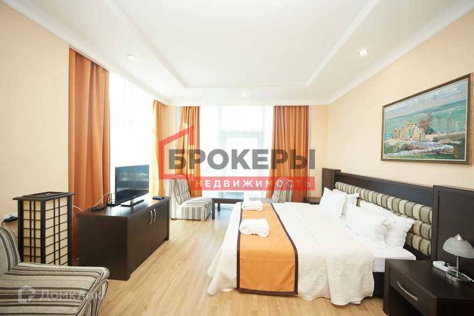 Продаётся 1-комнатная квартира, 73.5 м²