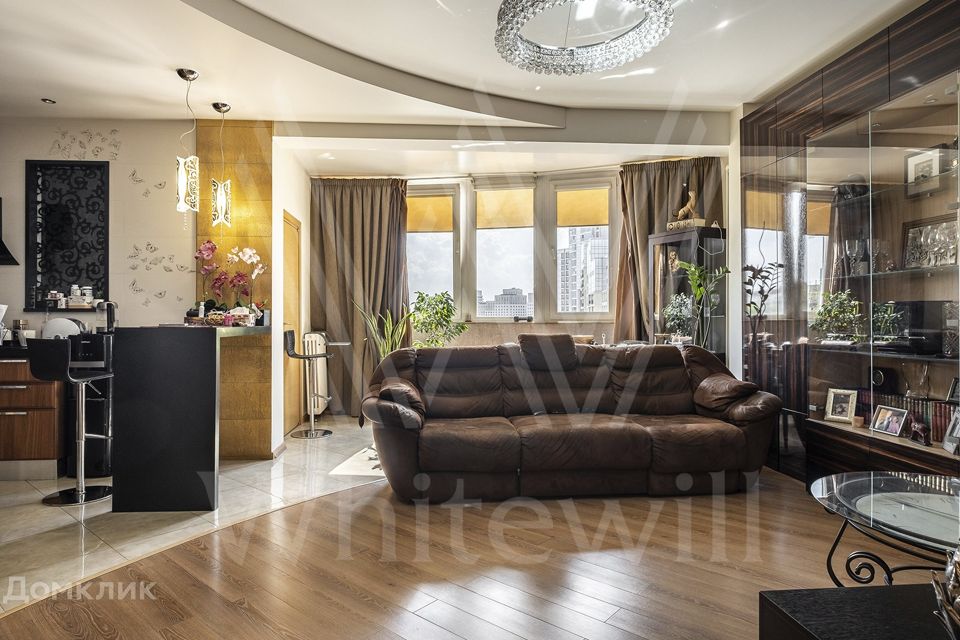 Продаётся 4-комнатная квартира, 121 м²