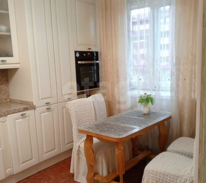 Продаётся 3-комнатная квартира, 76.3 м²