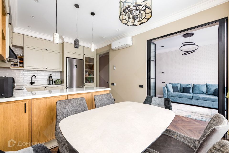 Продаётся 3-комнатная квартира, 93 м²