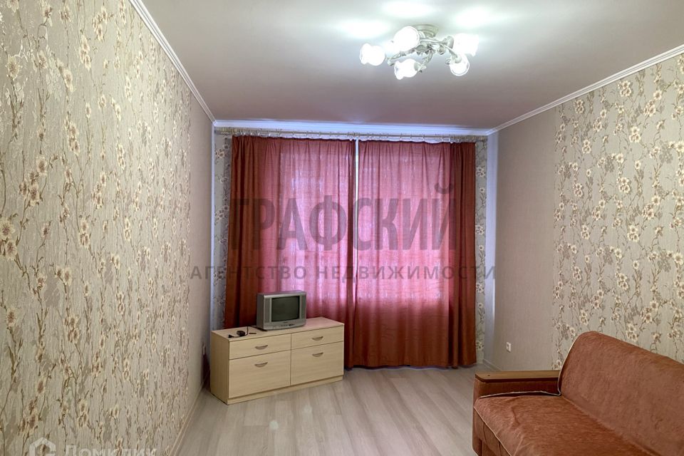 Продаётся 1-комнатная квартира, 37.4 м²