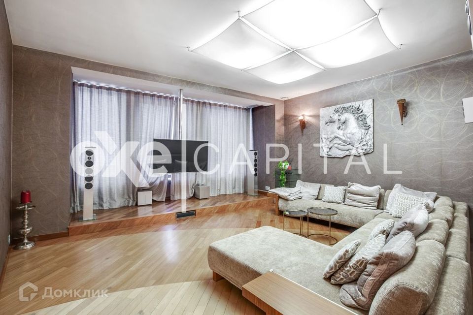 Сдаётся 5-комнатная квартира, 260 м²