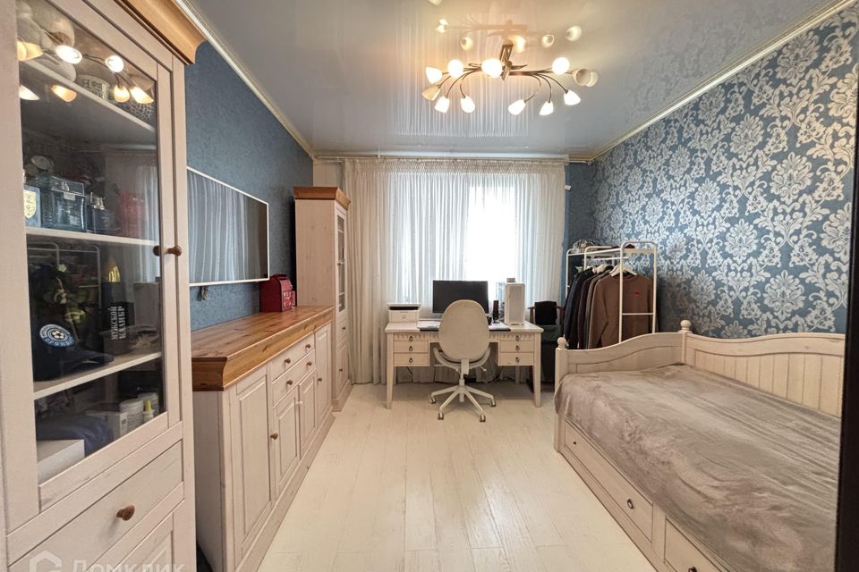 Продаётся 4-комнатная квартира, 128.4 м²