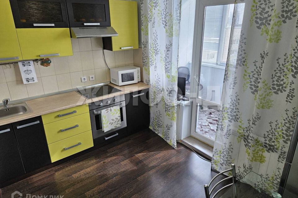 Продаётся 1-комнатная квартира, 43 м²