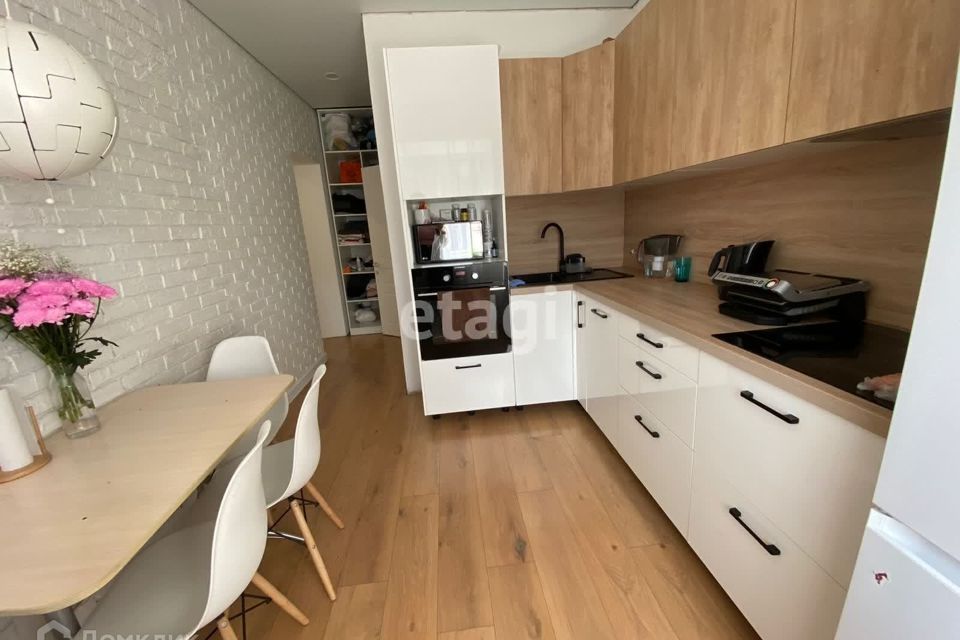 Продаётся 2-комнатная квартира, 55.4 м²