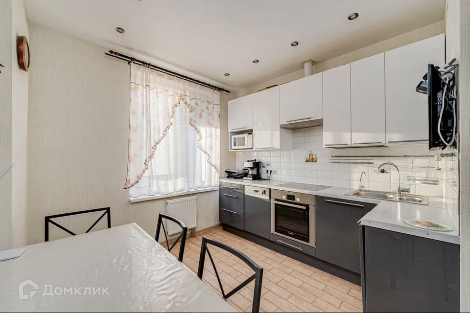 Продаётся 2-комнатная квартира, 58 м²