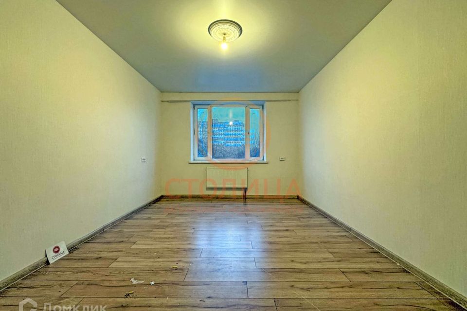 Продаётся 1-комнатная квартира, 42 м²