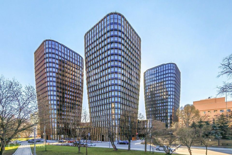 Продаётся 7-комнатная квартира, 416.16 м²