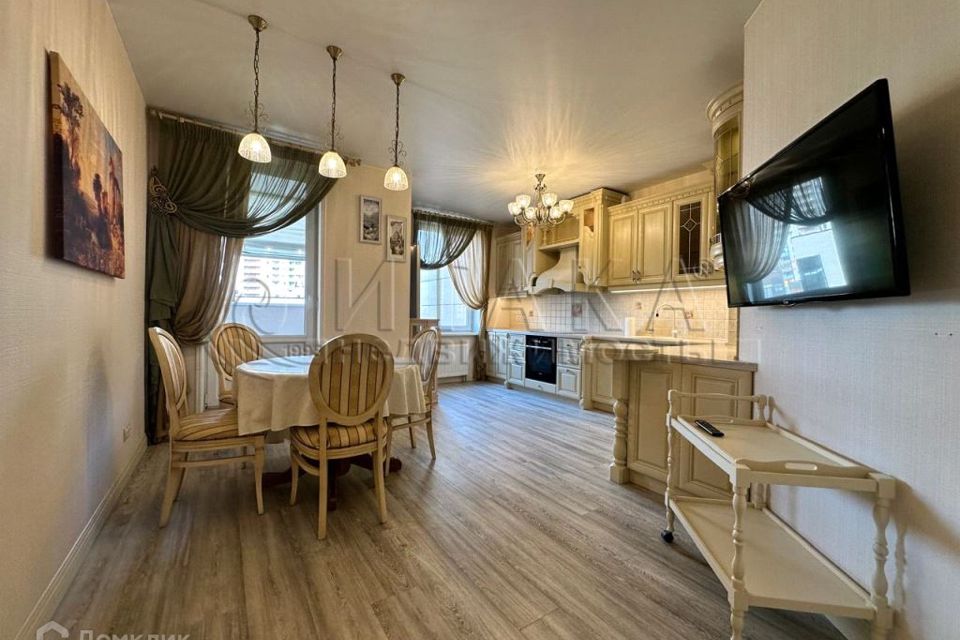 Сдаётся 3-комнатная квартира, 104 м²