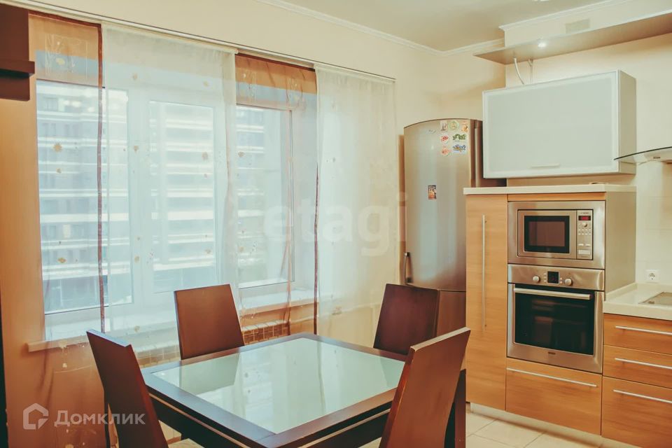 Сдаётся 3-комнатная квартира, 114 м²