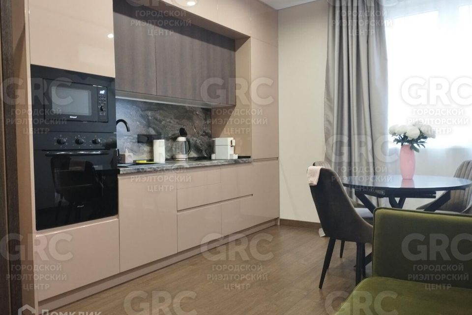Продаётся 1-комнатная квартира, 49 м²