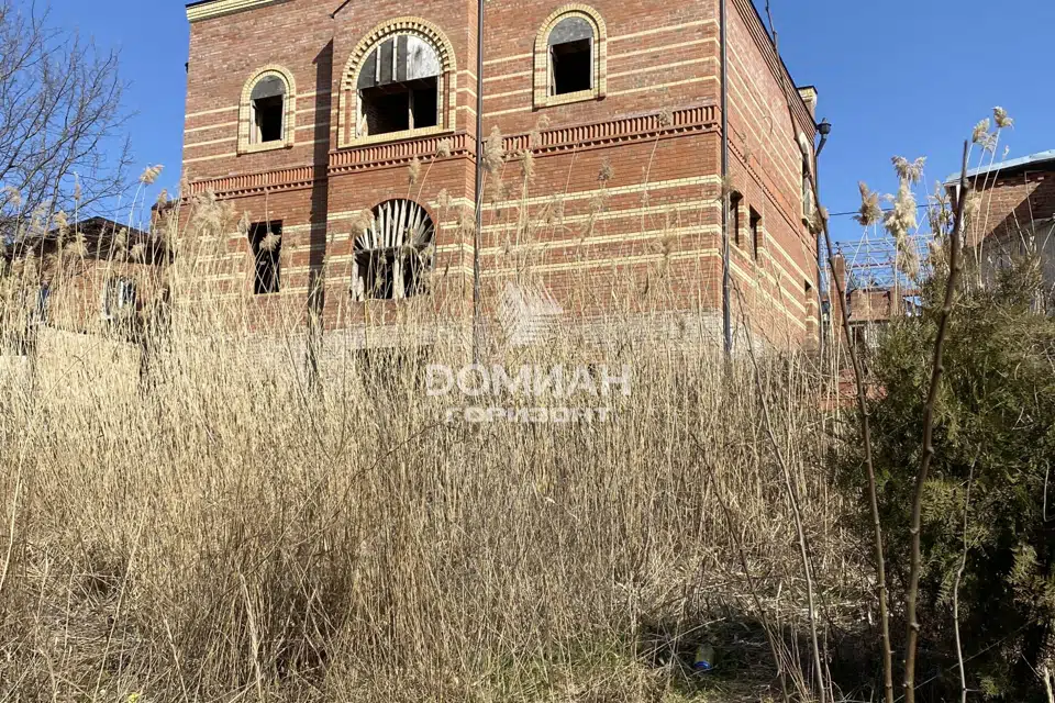 Продаётся 2-этажный дом, 310 м²