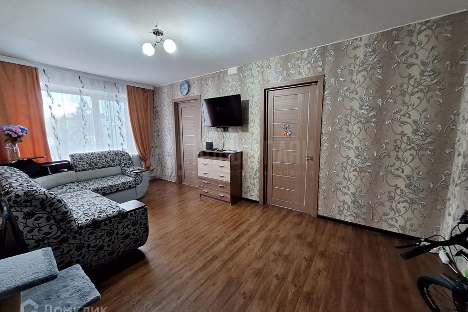 Продаётся 4-комнатная квартира, 61.6 м²
