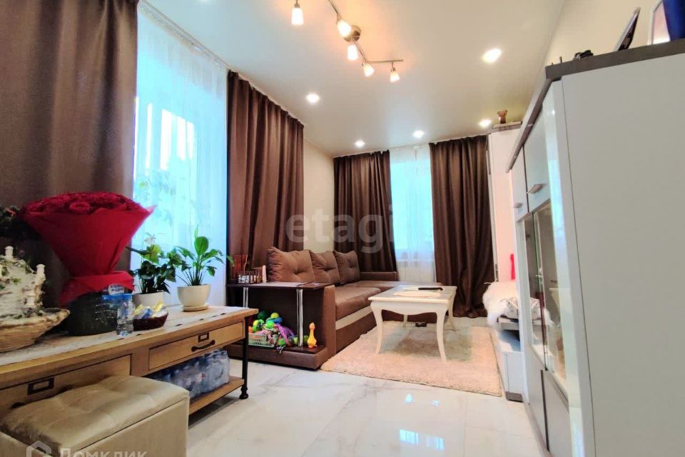Продаётся 2-комнатная квартира, 42.2 м²