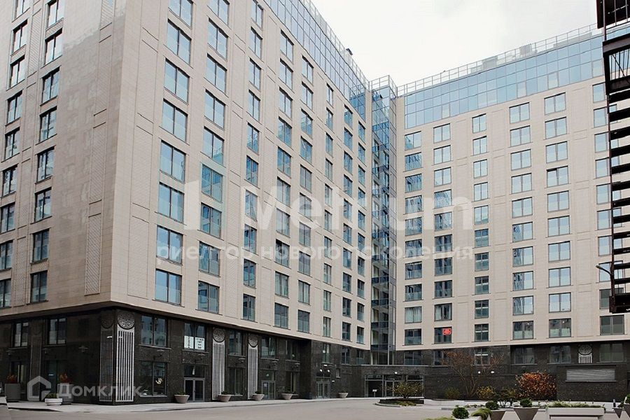 Продаётся 3-комнатная квартира, 141 м²