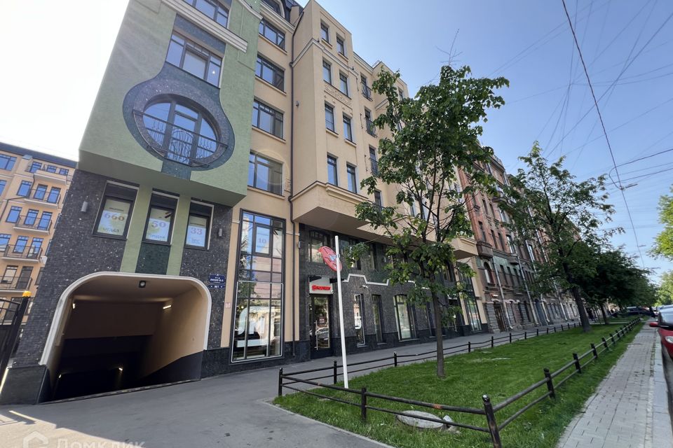 Продаётся 3-комнатная квартира, 136.8 м²