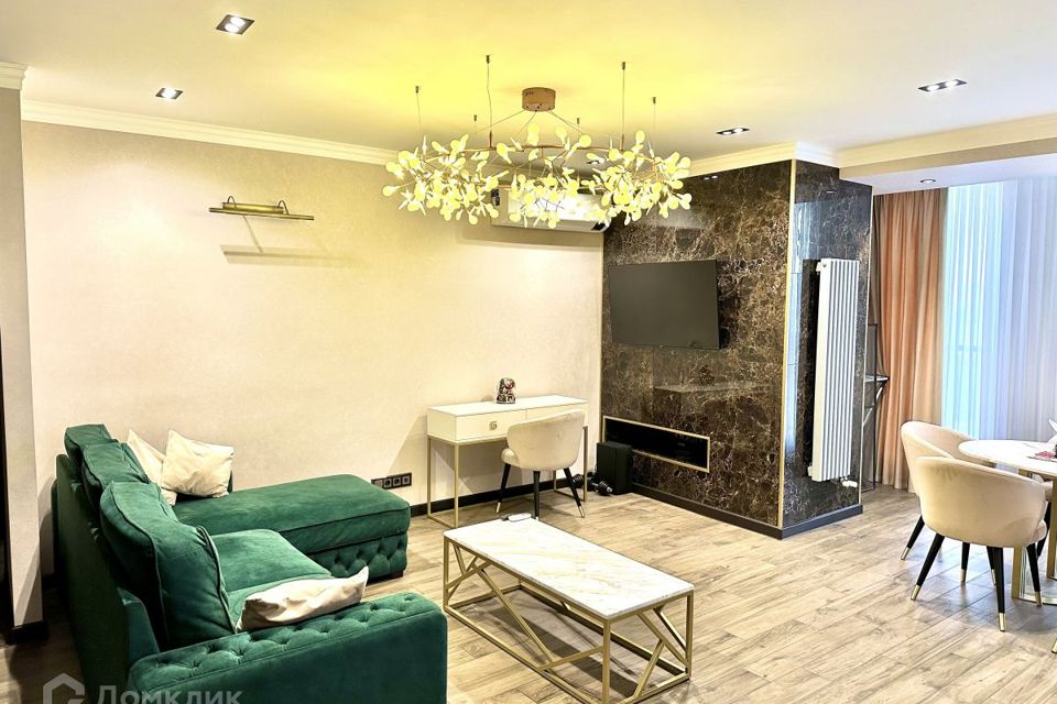 Продаётся 2-комнатная квартира, 100 м²