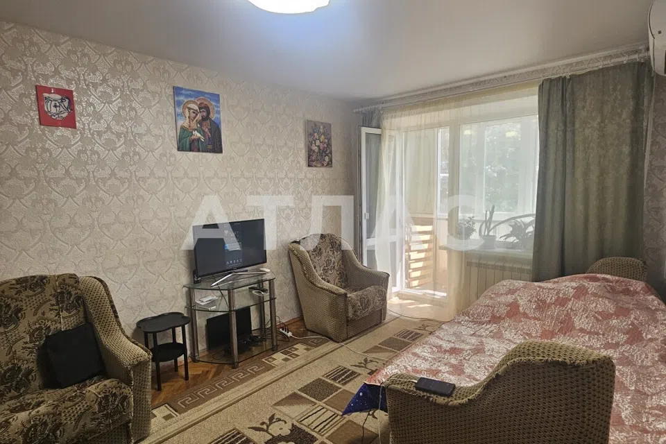 Продаётся 3-комнатная квартира, 52.4 м²