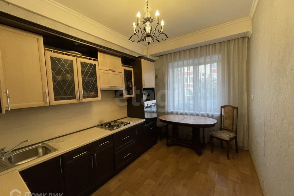 Продаётся 1-комнатная квартира, 43.4 м²